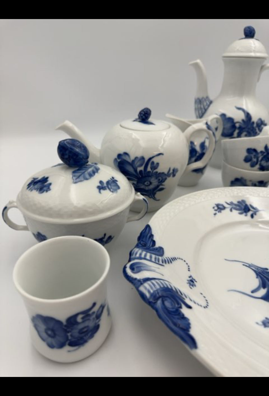 Blå blomst flettet, Royal Copenhagen